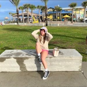 Meet your Posher, Whitley